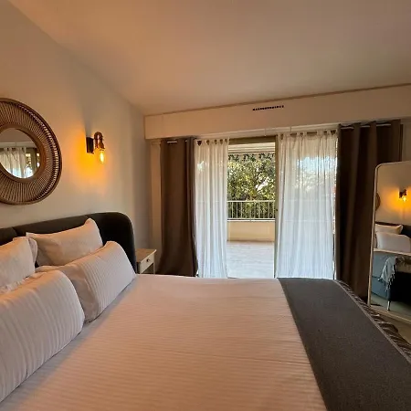 Chic 2 Bedroom With Huge Terrace And Pool דירה קאן