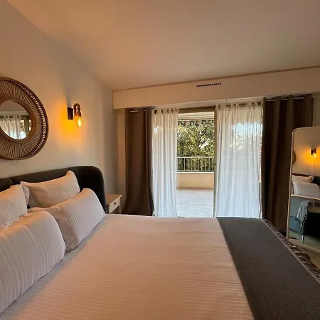 דירה Chic 2 Bedroom With Huge Terrace And Pool *