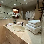 Chic 2 Bedroom With Huge Terrace And Pool