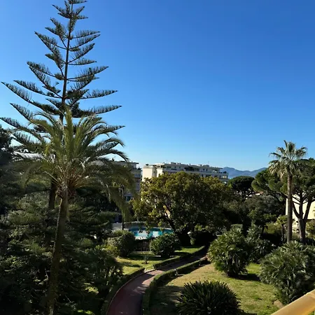 Chic 2 Bedroom With Huge Terrace And Pool Lejlighed *